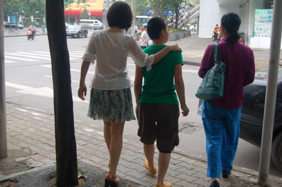生殖畸形女孩解开心结